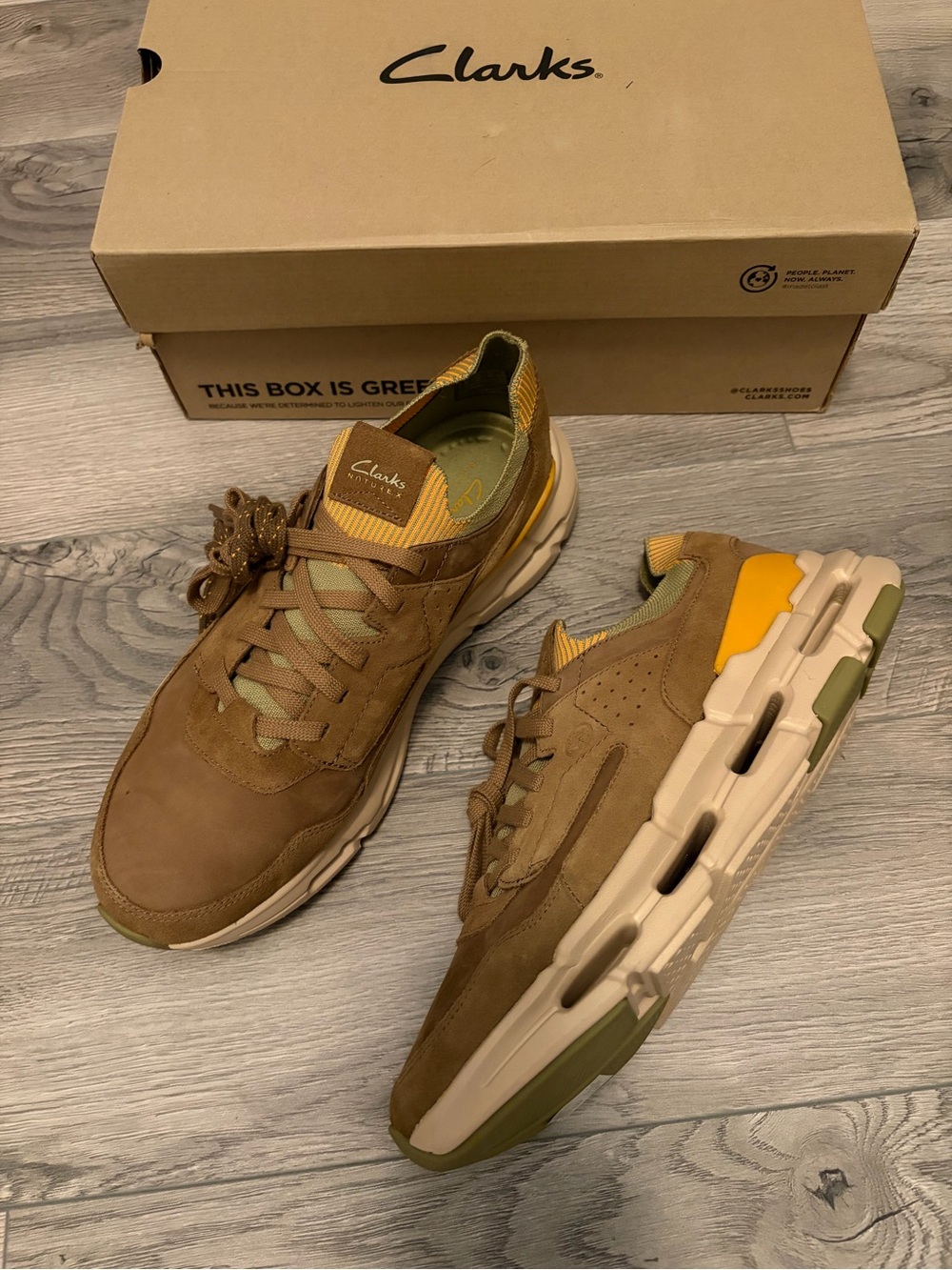 Clarks Men’s Tan/Brown Suede Casual Sneakers with Yellow Highlights